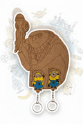 Llavero Gru y Minions — Madera grabada